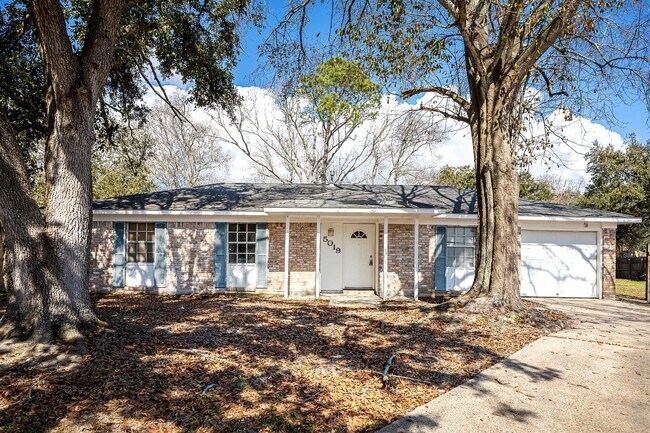 Building Photo - Charming 3-Bed, 2-Bath Home in Pascagoula – Great Location!