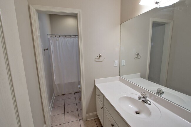 Building Photo - 55 Hickory Ln