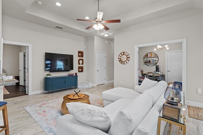 Building Photo - 127 Thelonious Dr
