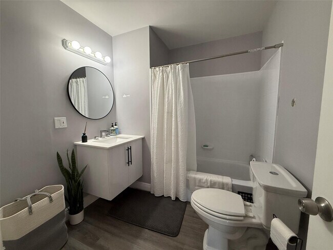 Building Photo - 20862 Vinesta Cir