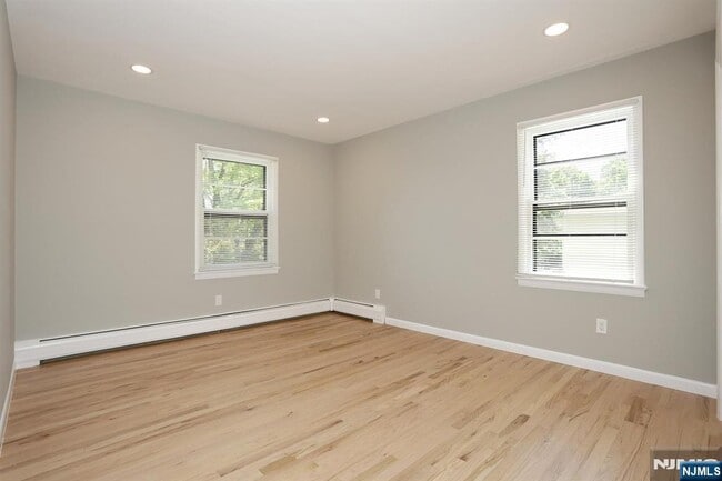 Building Photo - 415 Goffle Rd