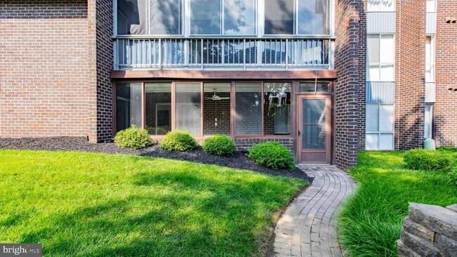 Building Photo - 29 Stonehenge Cir