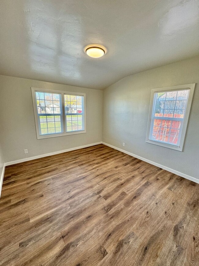 Building Photo - Remodeled 3BD/1BA Single-Family Home – Mov...