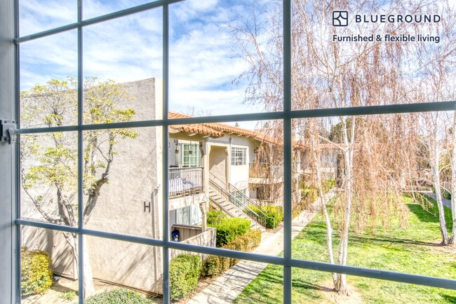 Building Photo - 601 Almarida Dr