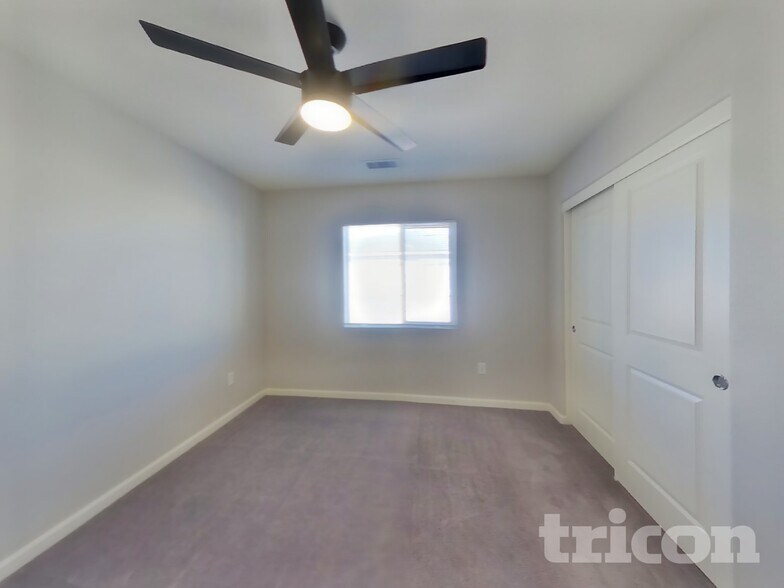 Building Photo - 8948 Elk Ravine Dr