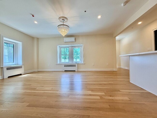 Building Photo - 155 Beacon Hill Dr