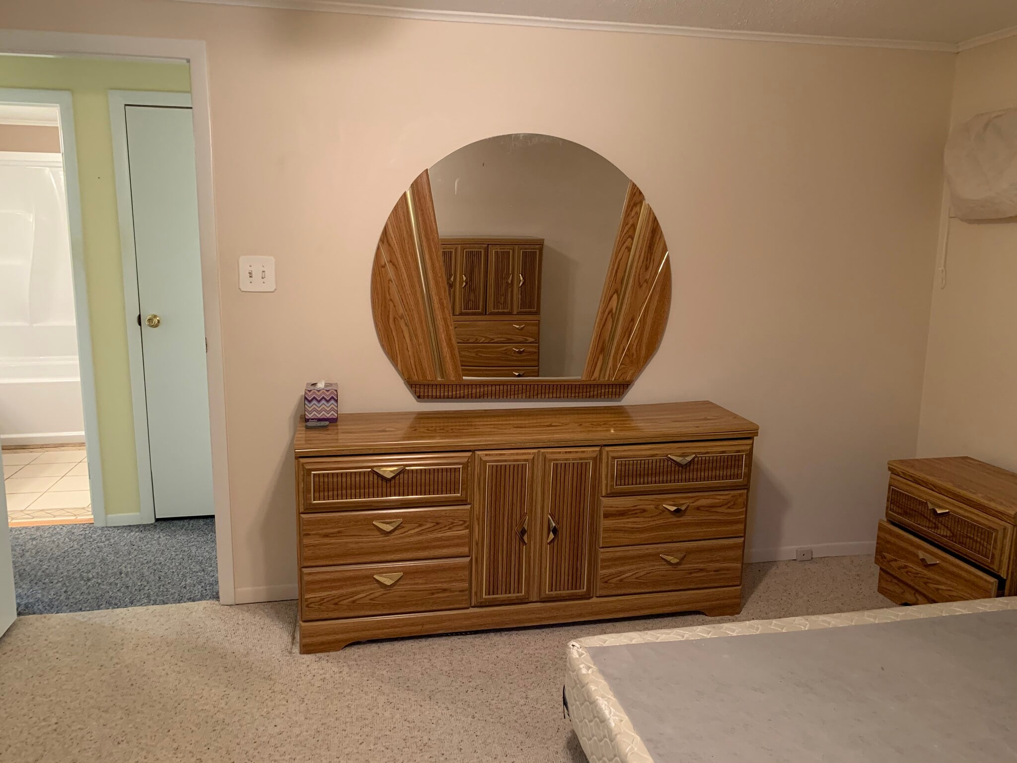 Master bedroom - 210 Gibbons Ct