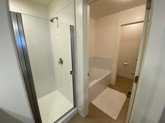 Building Photo - 238 E 370 N