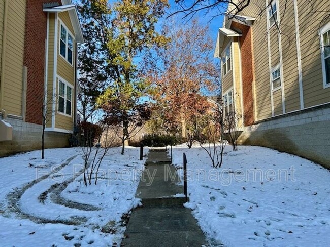 Building Photo - 6606 Reserve Dr