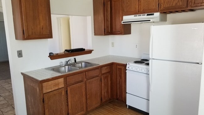 Building Photo - 205 1/2 Park Street