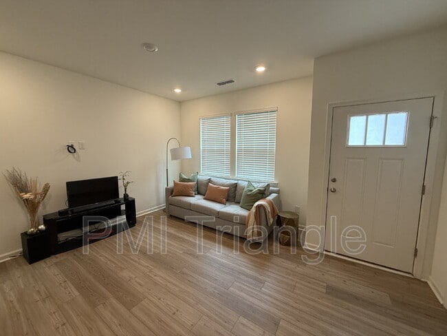 Building Photo - 332 Hacksaw Trl