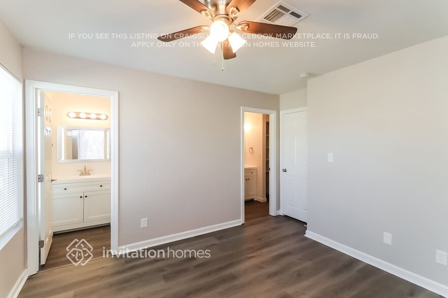 Building Photo - 10907 N 72nd Ave