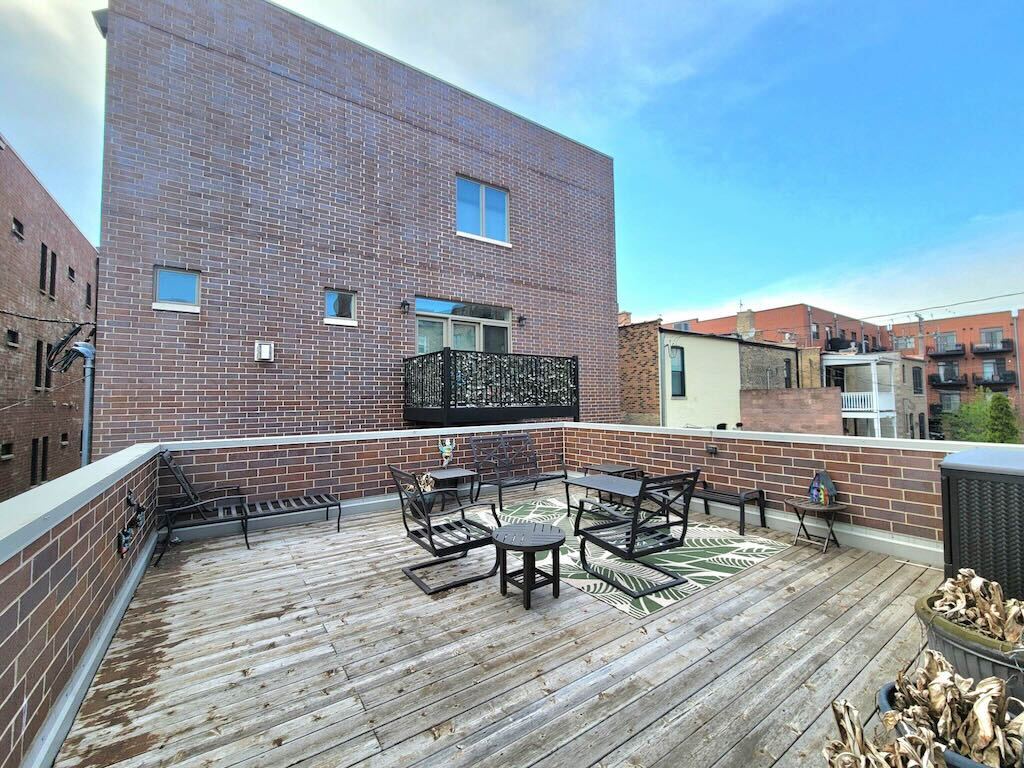 Building Photo - 4133 N Kenmore Ave