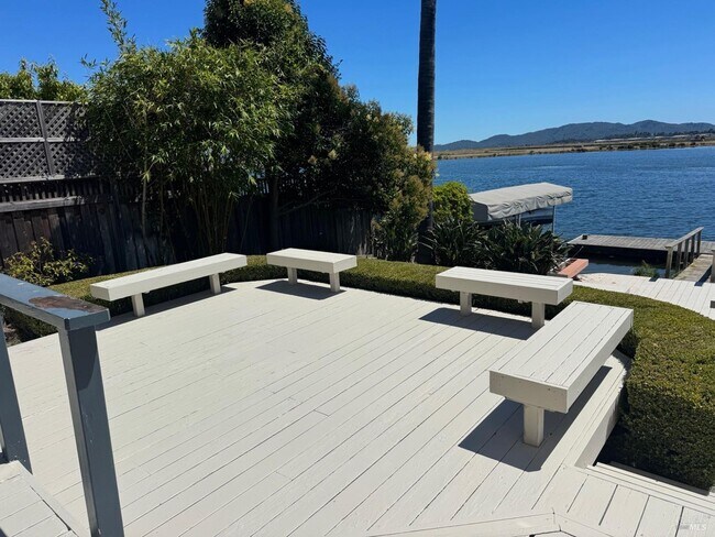 Building Photo - 138 Del Oro Lagoon