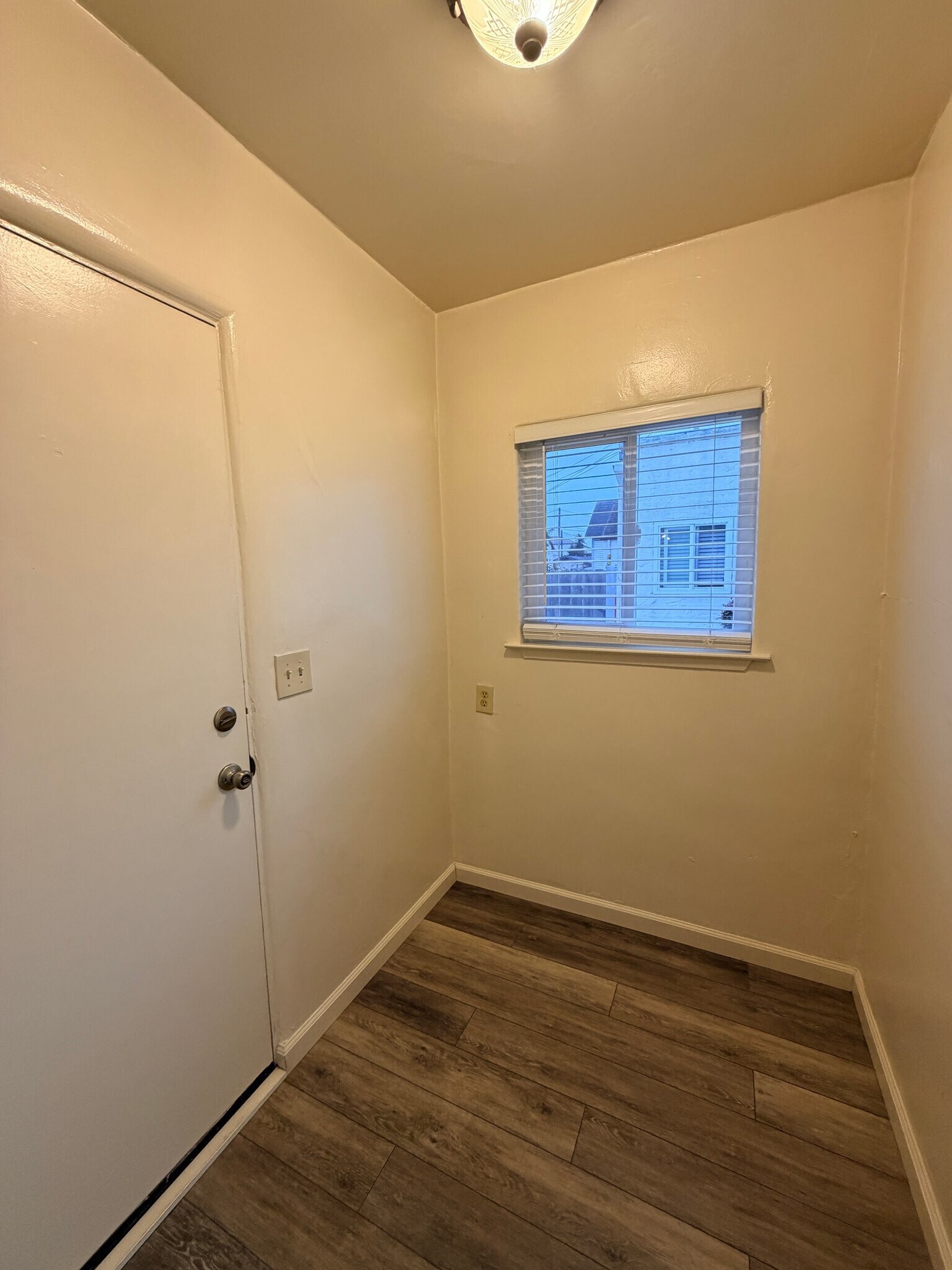 Building Photo - 114 Geil St