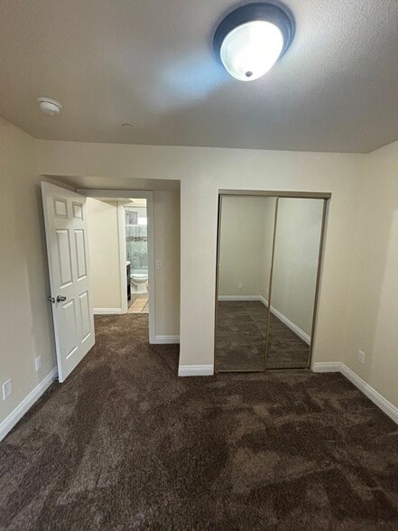 Building Photo - 755 E 76th St