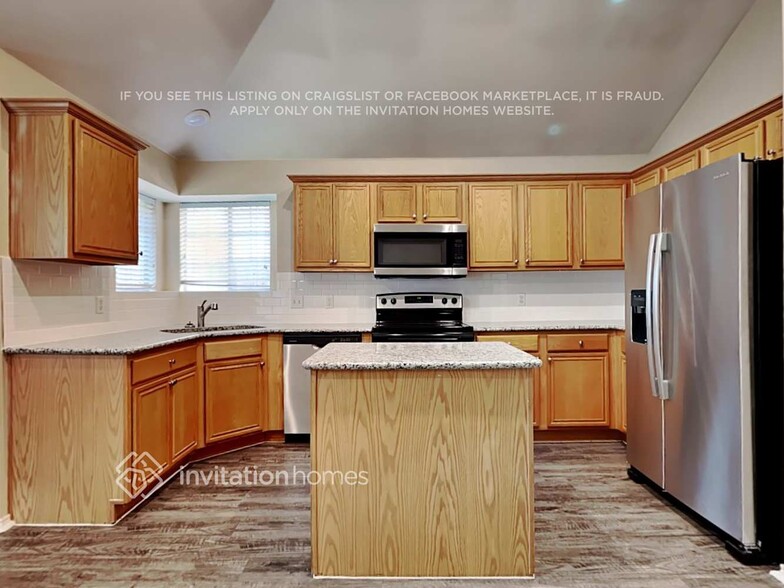 Building Photo - 4836 Stetson Dr S