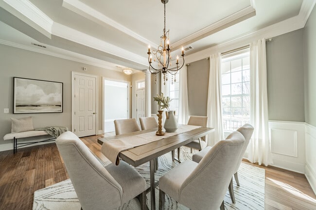 Building Photo - 15016 High Bluff Ct