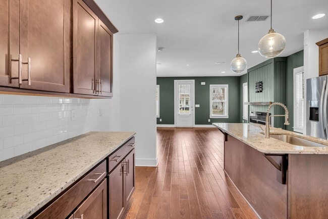 Building Photo - Cottage Park Home