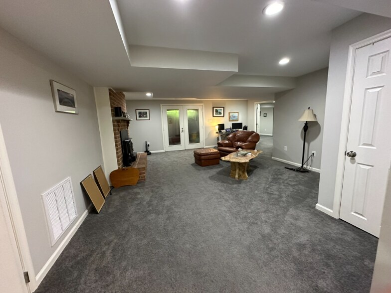 Building Photo - 13216 Chestnut Oak Dr
