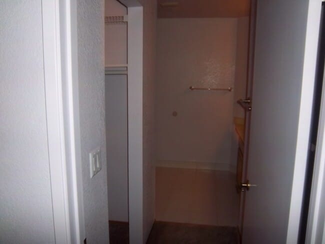 Building Photo - This amazing 2/3 with Den condo won't last!