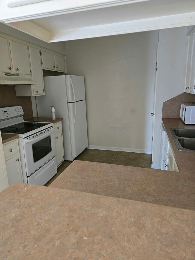 Building Photo - 201 Regency Ave