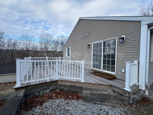 Building Photo - 94 Quiet Woods Rd