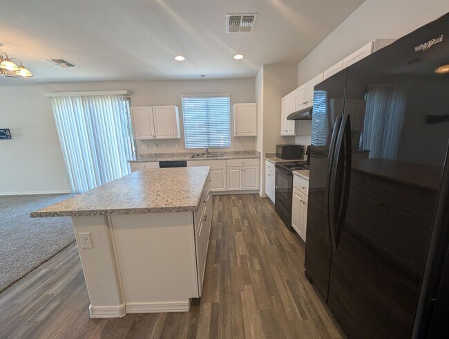 Building Photo - 3 Bedroom, 2.5 Bathroom Riverbend Home