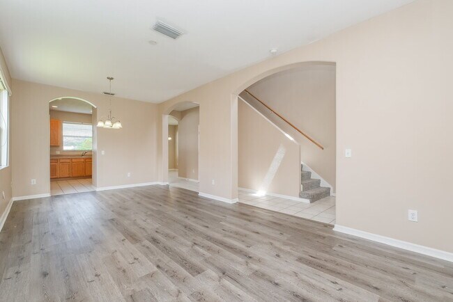 Building Photo - 2613 Palesta Dr