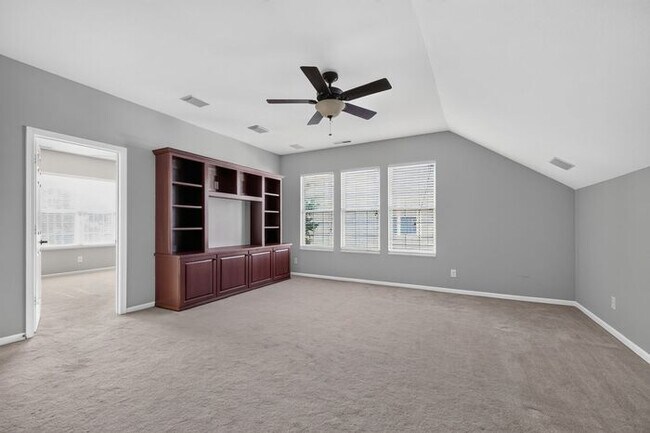 Building Photo - Unique Centennial Townhome