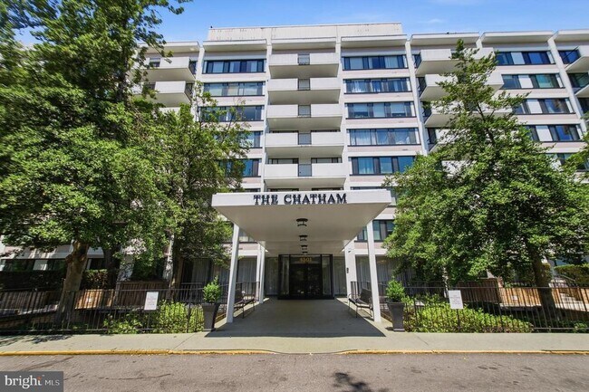 Building Photo - 4501 Arlington Blvd