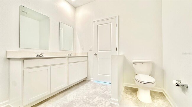Building Photo - 683 Daring Dr