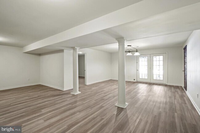 Building Photo - 8330 Westchester Dr