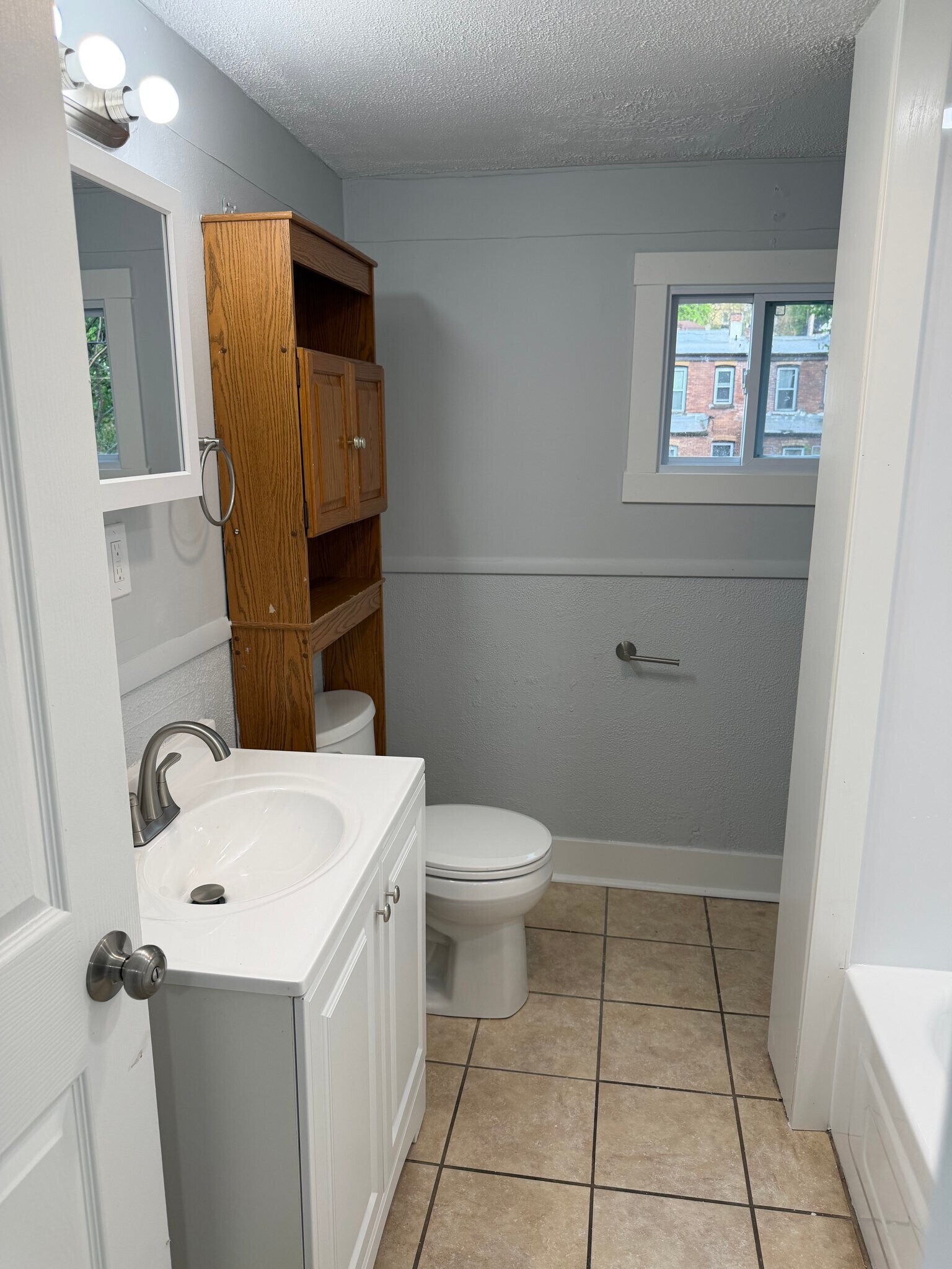 Building Photo - 1115 Fairdale St