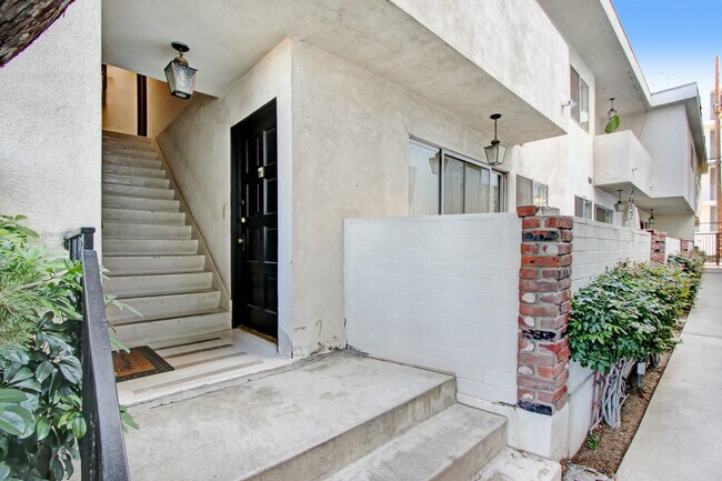 Building Photo - 1306 Armacost Ave in prime West LA!  Steps to Wilshire Blvd and Brentwood.