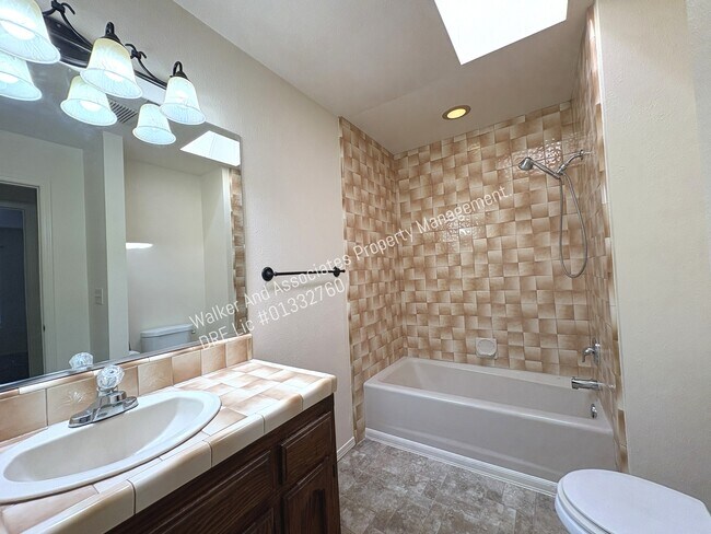 Building Photo - 840 Blue Ridge Dr