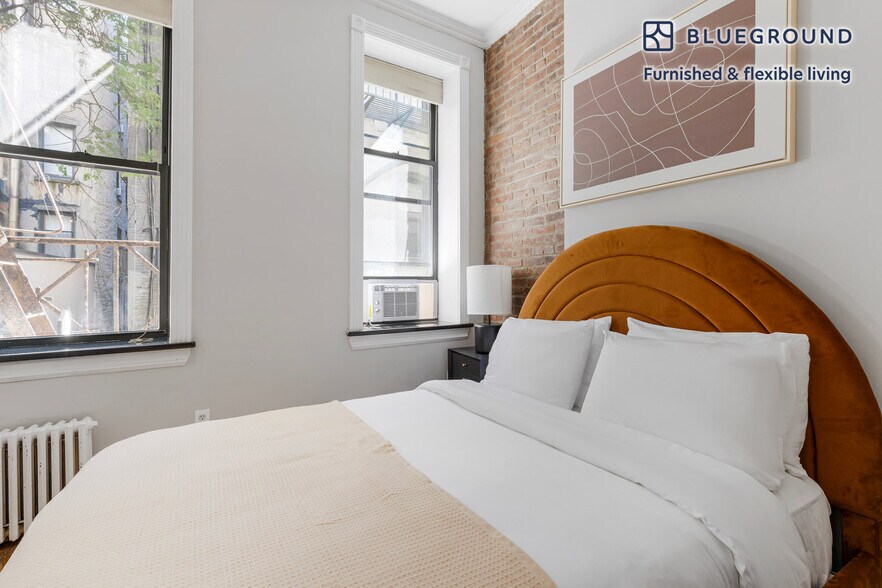 Building Photo - 246 Mott St