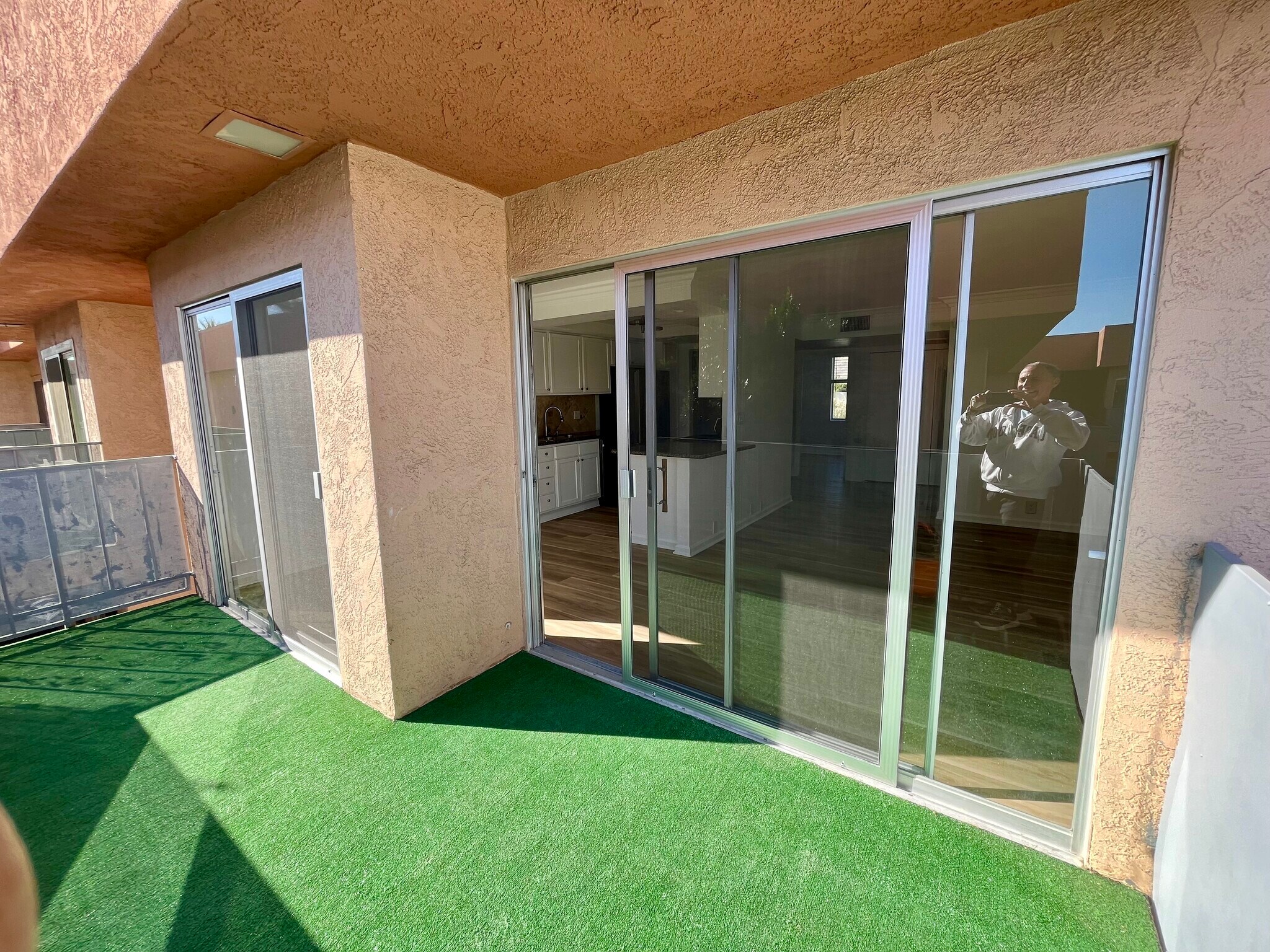 Building Photo - 400 N Sunrise Way