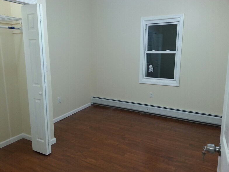 bedroom 2 - 17 W 34th St