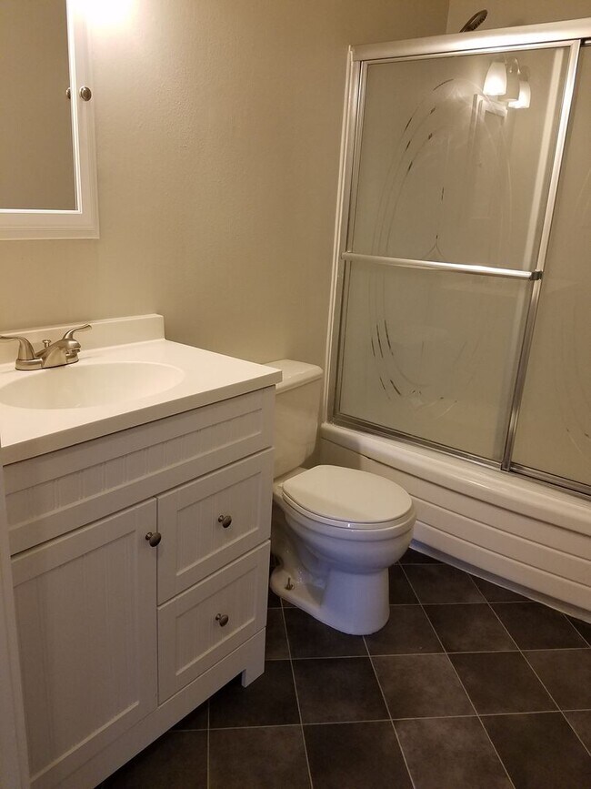 Building Photo - 14728LAa