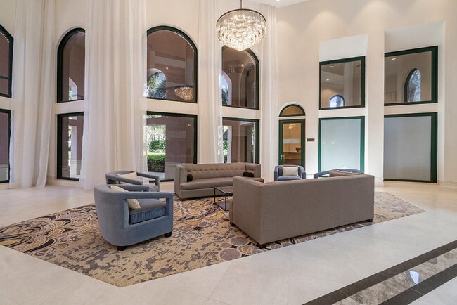 Building Photo - 120 SE 5th Ave