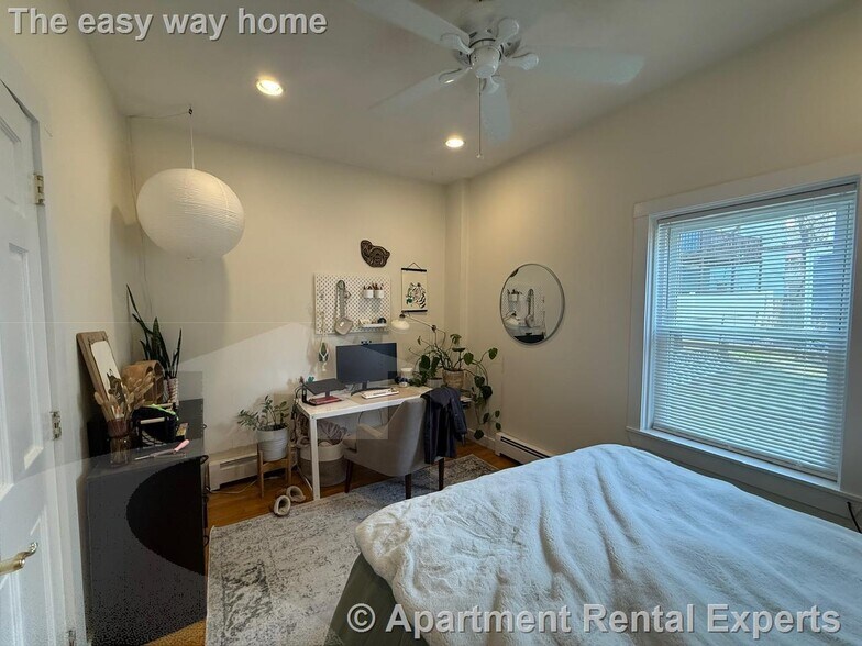 Building Photo - 300 Highland Ave