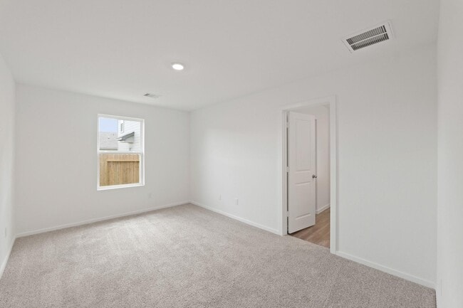 Building Photo - 925 Sutherland Fls St