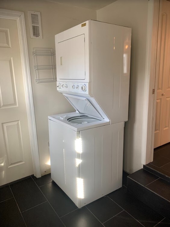 Building Photo - 4714 N Springfield Ave