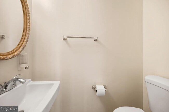Building Photo - 8439 Lazy Creek Ct