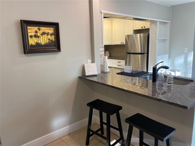 Building Photo - 323 Mira Vista Dr