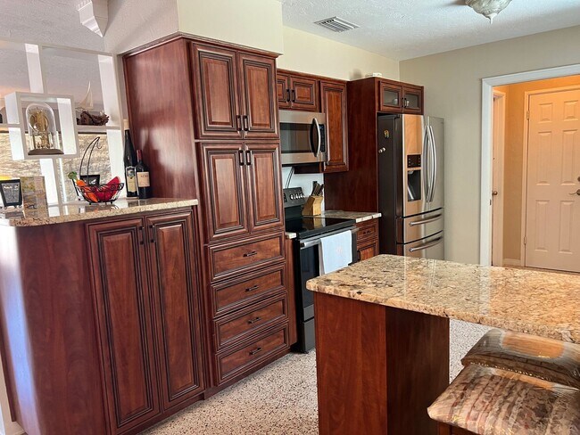 Building Photo - 6month Min. Gulfport High & Dry Home