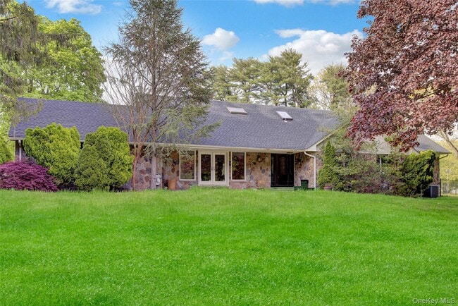 Building Photo - 1719 Cedar Swamp Rd