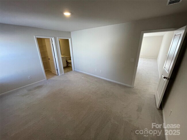 Building Photo - 398 Kennerly Center Dr