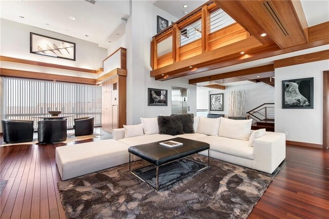 Building Photo - 5 W Mountain St